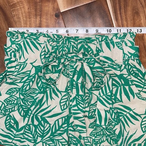 Paper bag Waist Linen Blend Shorts - Picture 6 of 9